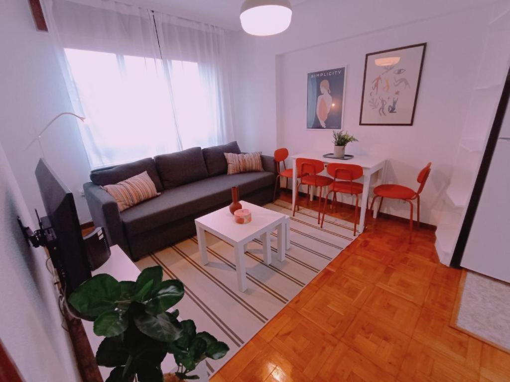 Apartamento Maura 2 Dormitorios 奥维耶多 外观 照片