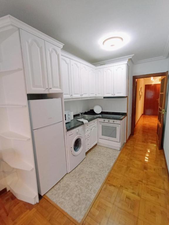 Apartamento Maura 2 Dormitorios 奥维耶多 外观 照片