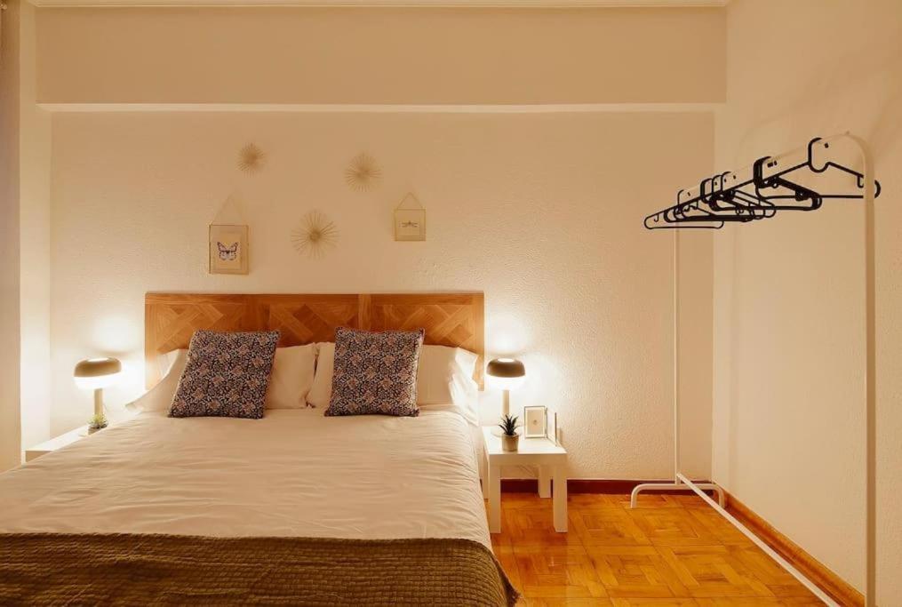 Apartamento Maura 2 Dormitorios 奥维耶多 外观 照片