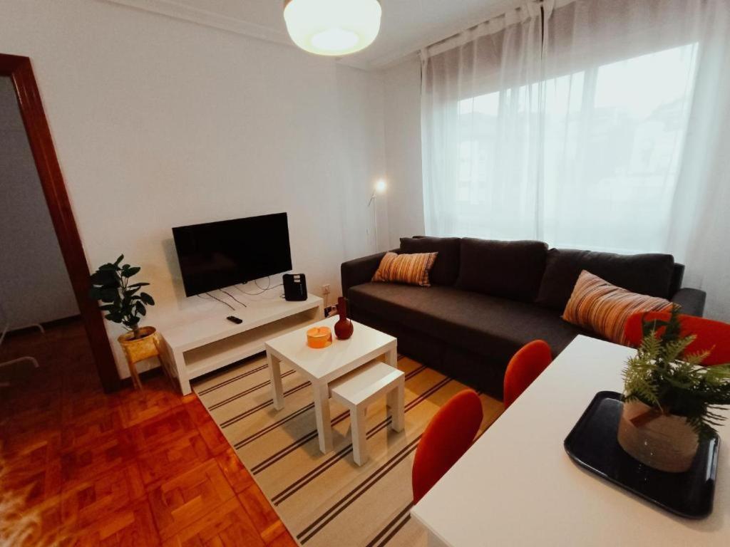 Apartamento Maura 2 Dormitorios 奥维耶多 外观 照片