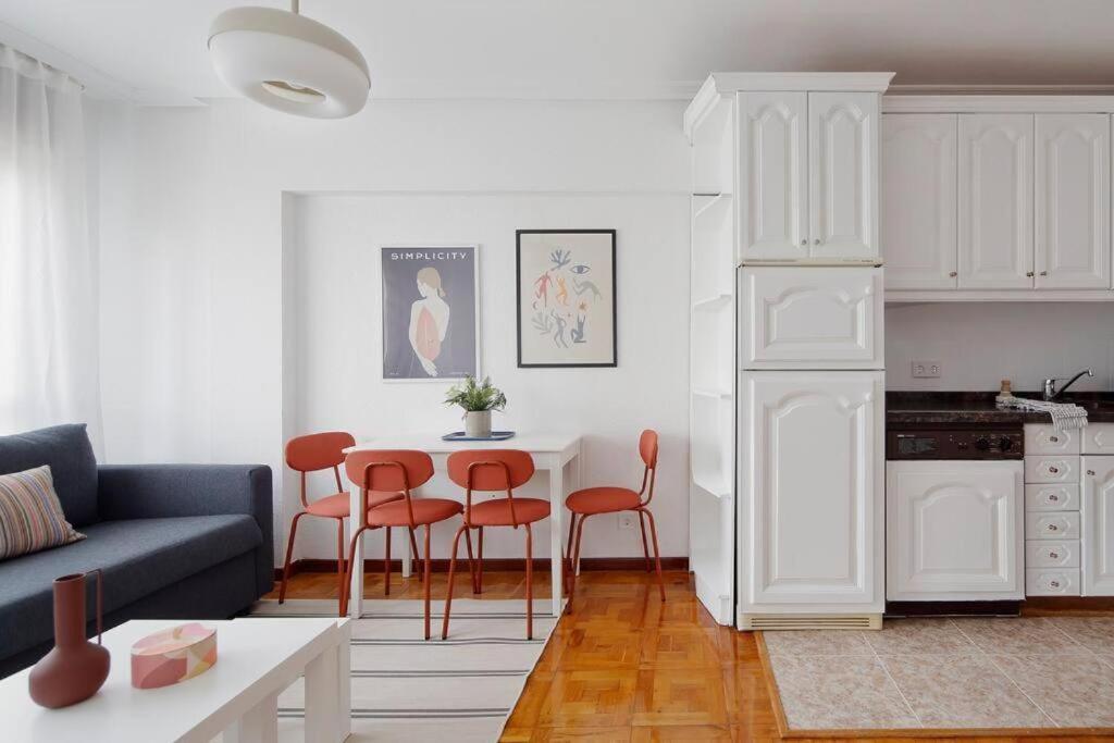 Apartamento Maura 2 Dormitorios 奥维耶多 外观 照片