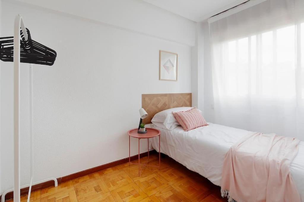 Apartamento Maura 2 Dormitorios 奥维耶多 外观 照片