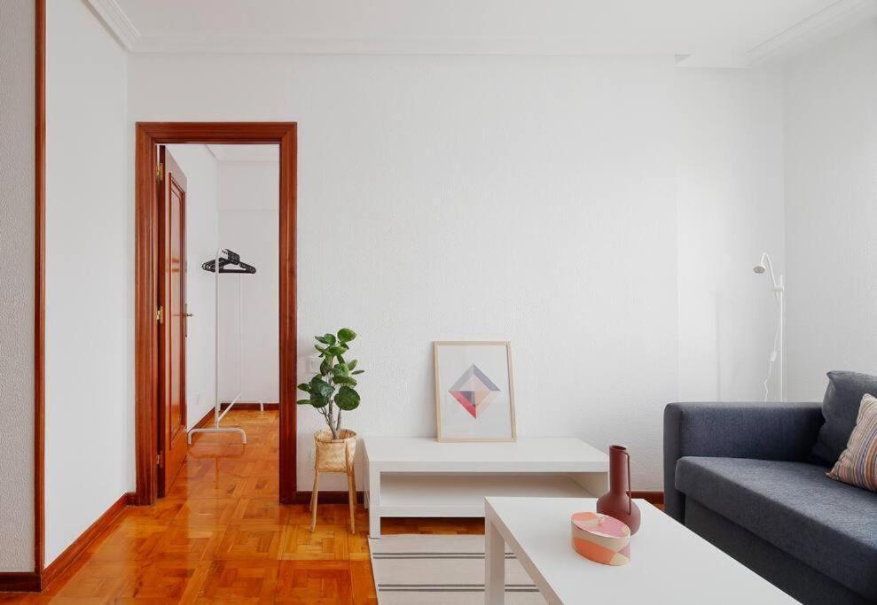 Apartamento Maura 2 Dormitorios 奥维耶多 外观 照片